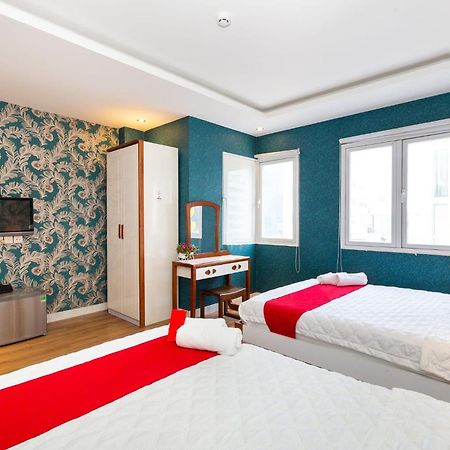 Spring Airport Hotel Хошимин Екстериор снимка