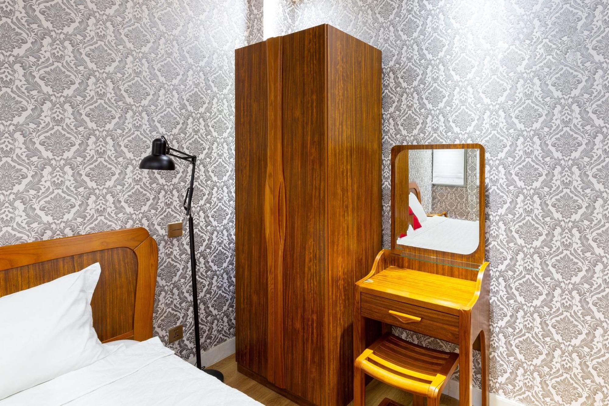 Spring Airport Hotel Хошимин Екстериор снимка