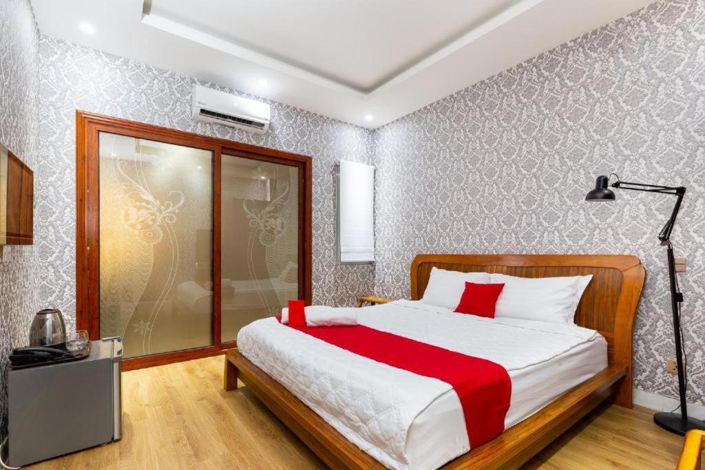 Spring Airport Hotel Хошимин Екстериор снимка