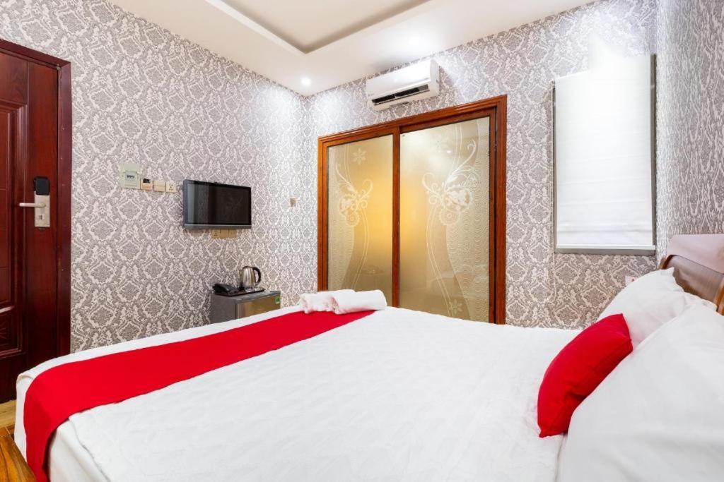 Spring Airport Hotel Хошимин Екстериор снимка